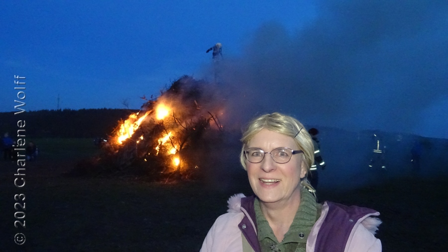 Das Feuer brennt